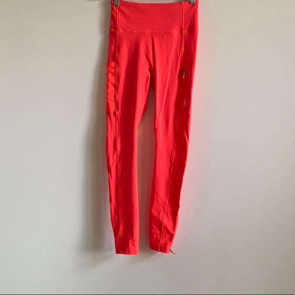 Fabletics Trinity Utility Legging And Pia Bra Set - image 7